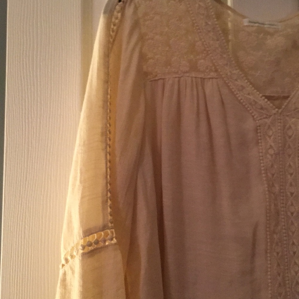 JOHNPAULRICHARD Blouse with Lace Detail NWOT - Picture 4 of 5